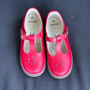 NWOB SHERRY MARY JANES BY FOOTMATES